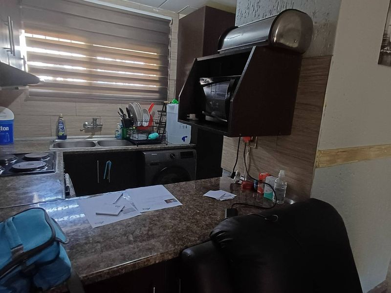 Ground floor PLUS private garden - Photo 9