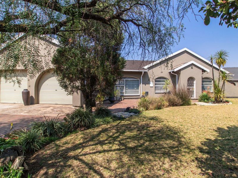 DREAM HOME IN BRACKENHURST!  Space, Comfort, and Style - Photo 6