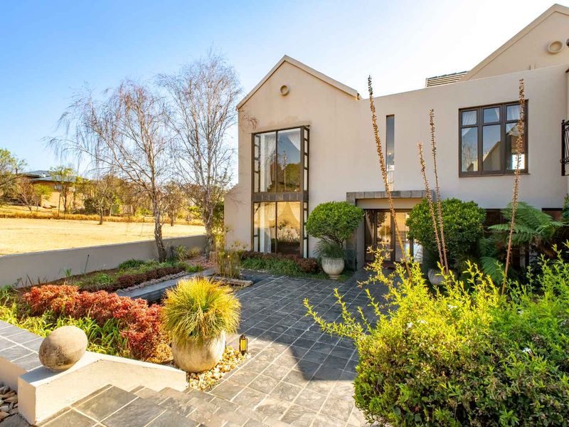 Magnificent 4-Bedroom Family Home - Photo 4