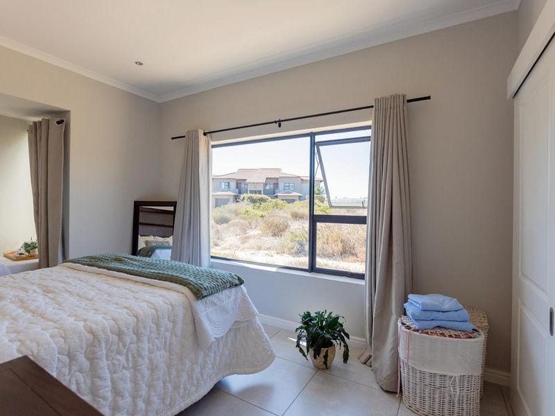 3-Bedroom House in Prestige Langebaan Country Estate - Photo 9