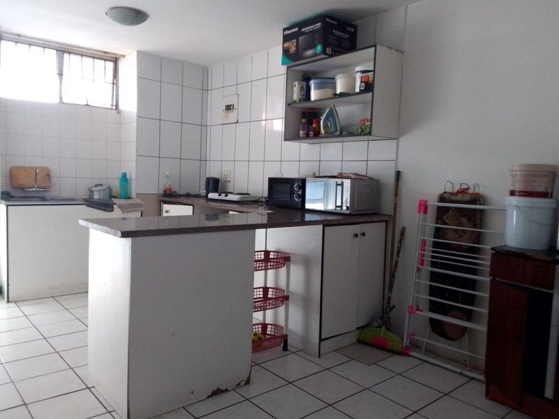 Your great investment in South Beach! Well-maintained building with good management  - Close to amenities, including shops, restaurants, and public transport - Photo 6