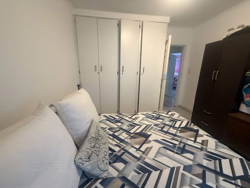 Charming 3-Bedroom Simplex in Sought-After Apple Tree Lane, Northwold - Photo 9