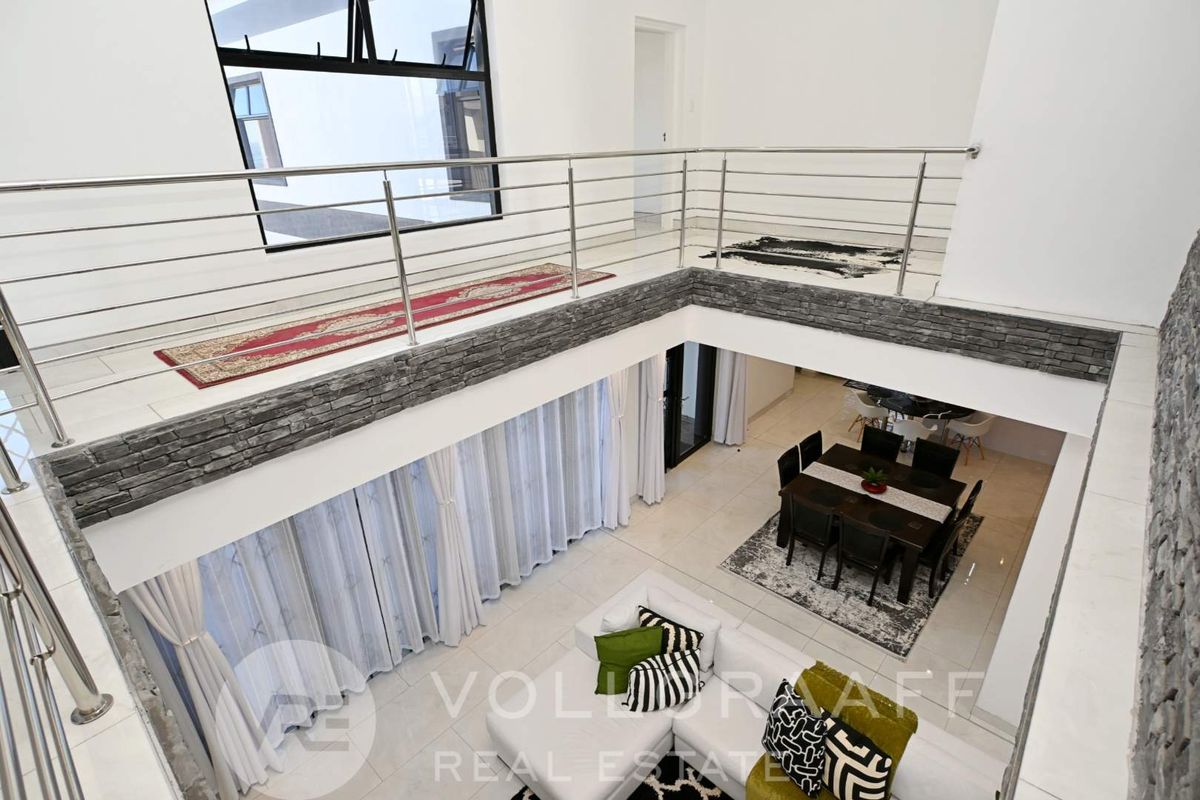 Luxury Beachside Living For Sale in Mile 4 - Photo 4