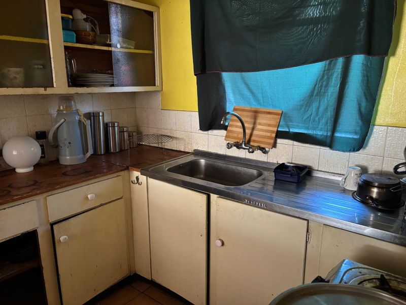 Lovely duplex unit is ready for new ownership. - Photo 7