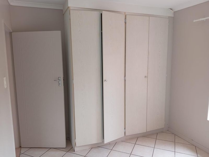 2 BEDROOM TOWNHOUSE TO RENT IN MORELETA PARK - Photo 10