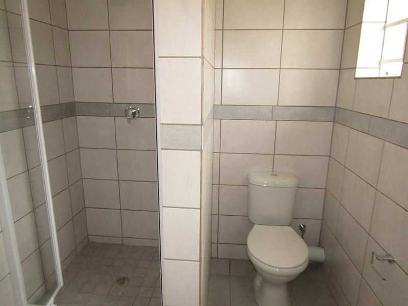 Charming Life Right Cottage in sought after Retirement Village - Photo 8