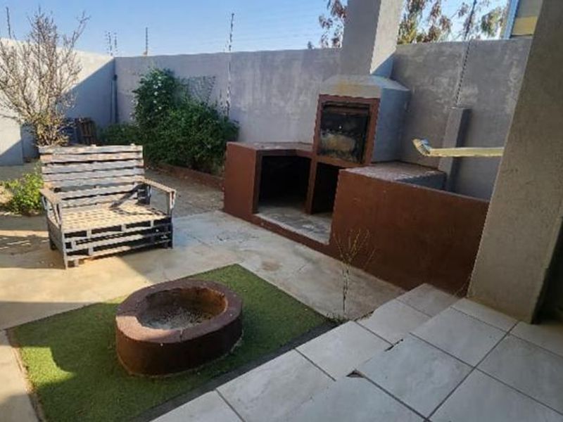 3 Bedroom House for Sale! - Photo 2