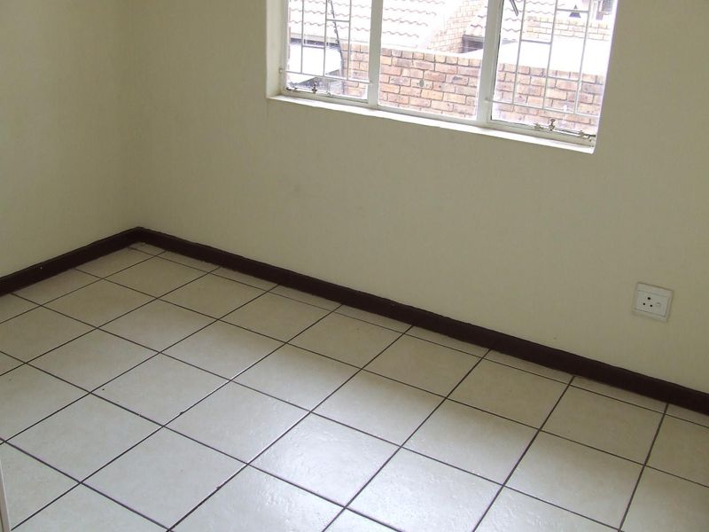 2 BEDROOM FLAT TO RENT IN DOORNPOORT - Photo 9
