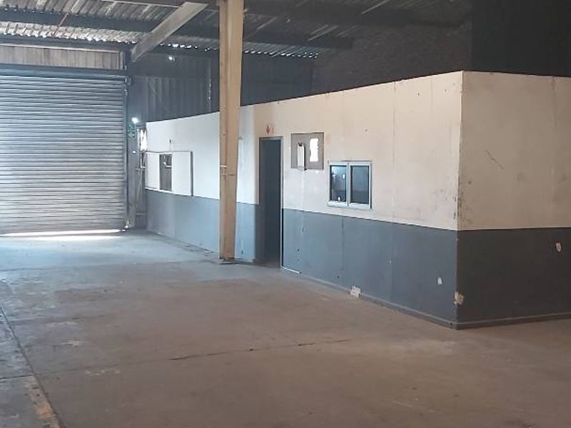 Warehouse/Distribution/manufacturing facility to let in Wilsonia. - Photo 8