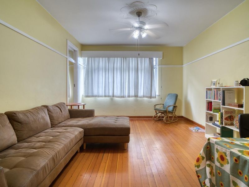 Charming Glenwood Apartment with Art Deco Flair and Hardwood Floors! - Photo 4