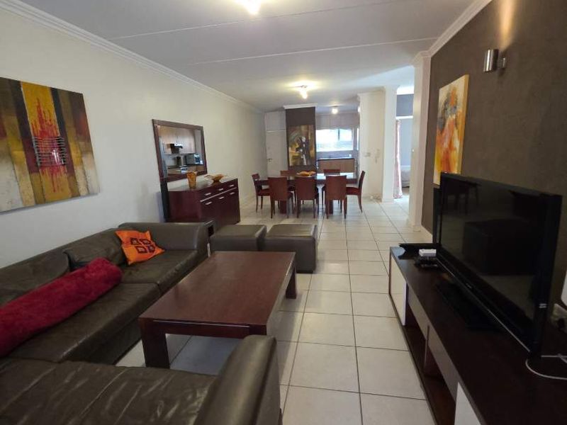 SOPHISTICATED FULLY FURNISHED 2 BED APARTMENT IN SECURE COMPLEX IN MORNINGSIDE - Photo 6