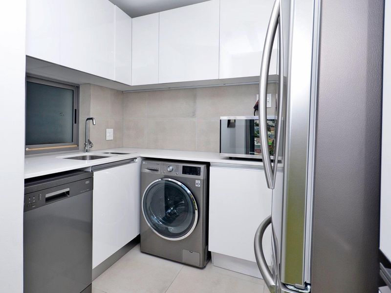 Furnished 2 bedroom apartment in 117 on Strand - Photo 7