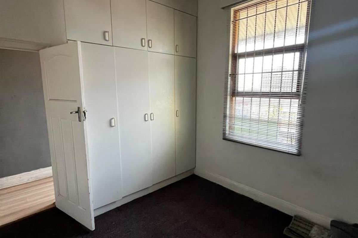 Comfortable & Secure 2 Bedroom Home for Rent - Photo 4