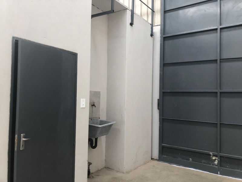 Industrial Office Space Available for Immediate Lease in Cosmo Business Park - Photo 9