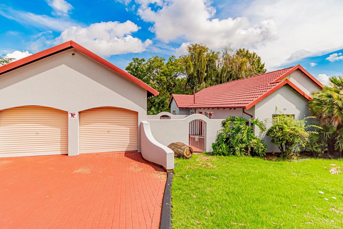 Family home for Sale - Photo 2