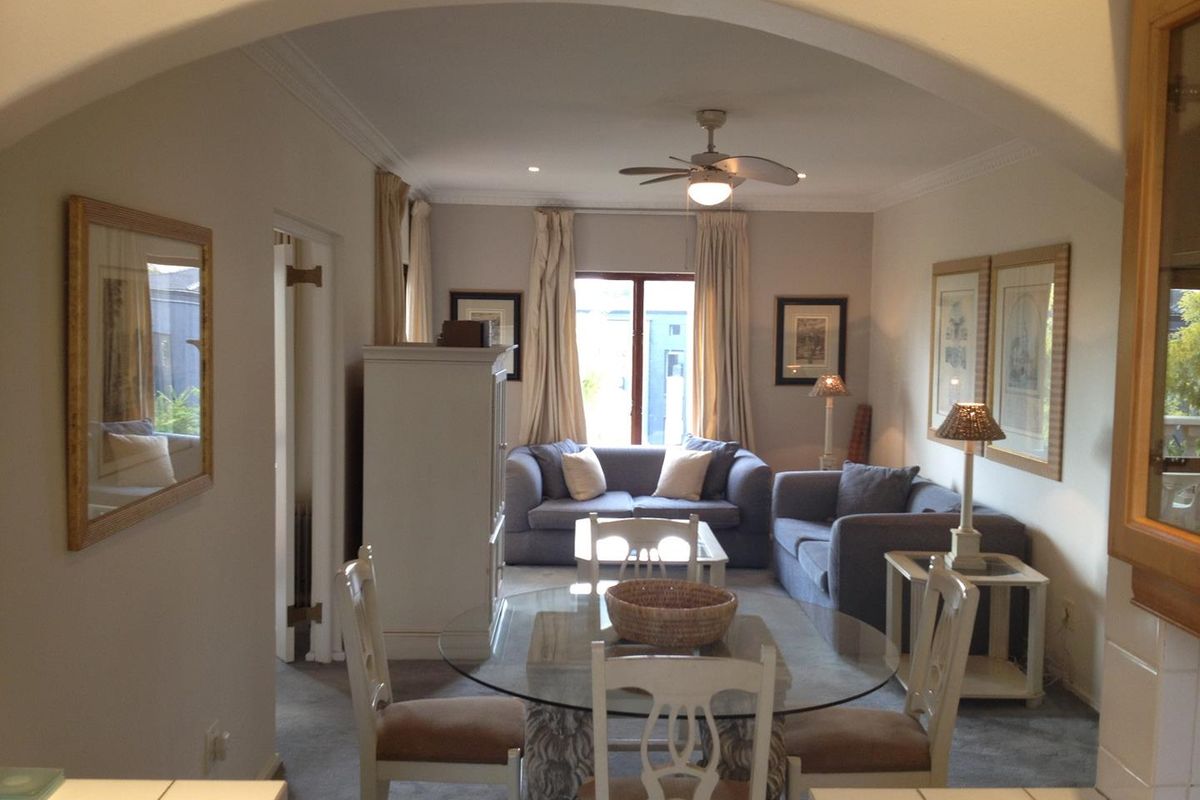 STUPENDOUS FULLY FURNISHED 1 BED APARTMENT IN THIS MAGNIFICENT COMPLEX - Photo 4