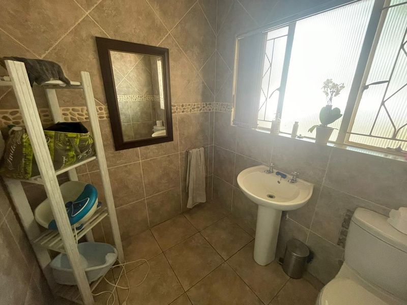 BUSINESS INVESTORS - GREAT INCOME IN GLENVISTA - Photo 7