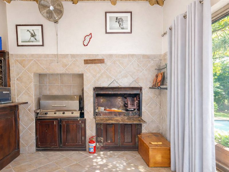 Exceptional Family Home with Prime Features. - Photo 8