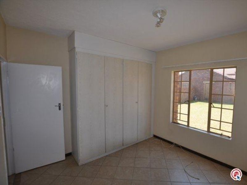 2 bedrooms Apartment in MOOIKLOOF RIDGE - Photo 9