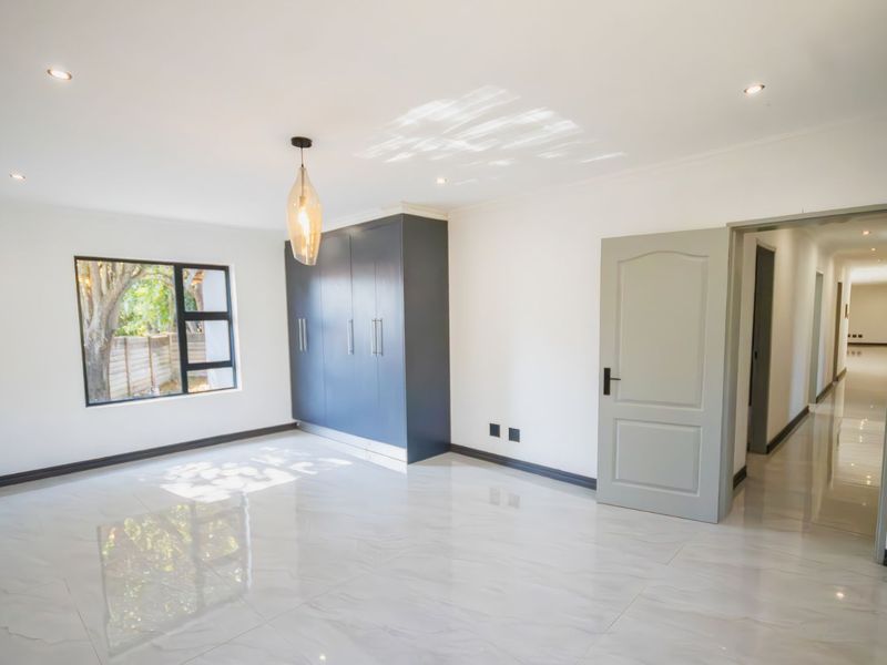 Looking for a HUGE family compound? - Photo 4