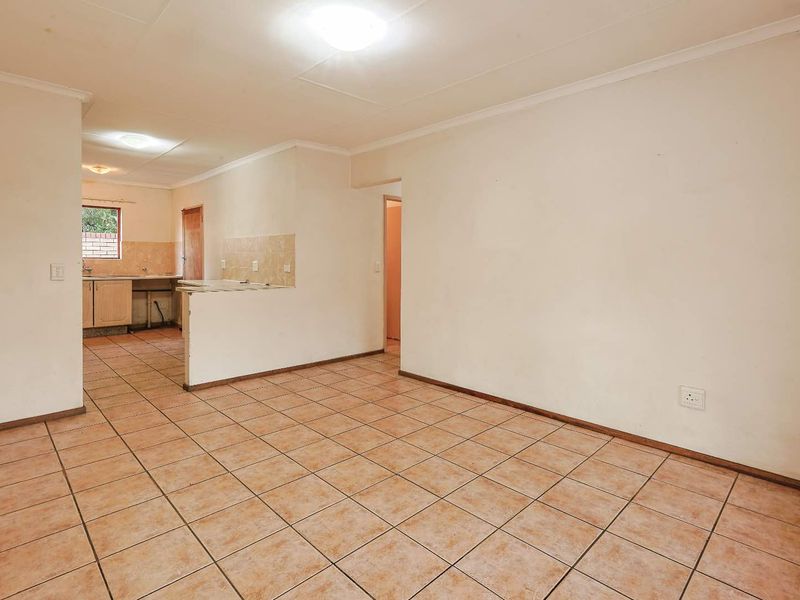 Spacious 3-Bedroom Home for Sale in Secure Meerlust Villas - Photo 6