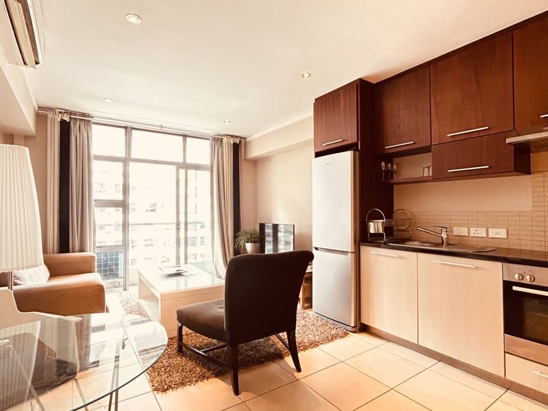 Perfectly positioned in the heart of Cape Town’s vibrant CBD - Photo 6