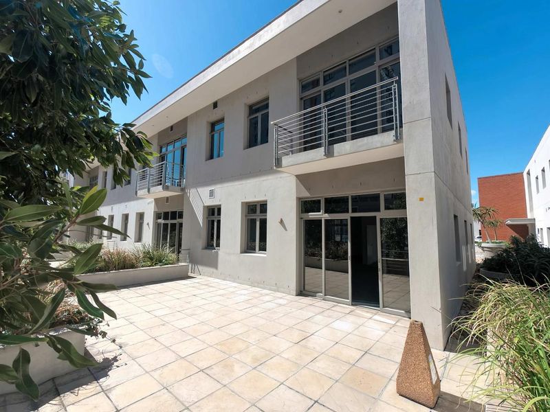 Work, Meet & Unwind — Office with Private Outdoor Terrace - Photo 2