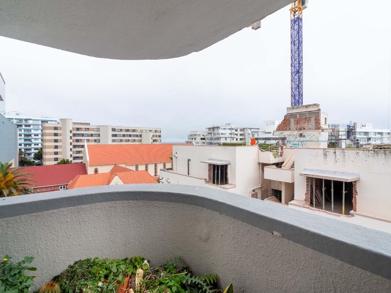 A sea side residence in Sea Point! - Photo 10