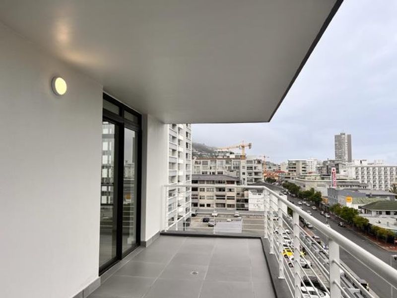Ultra Modern, Luxury Sea Point apartment - Photo 5