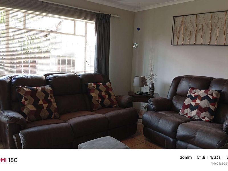 Three Bedroom Corner Townhouse with Garden & Braai - Photo 5