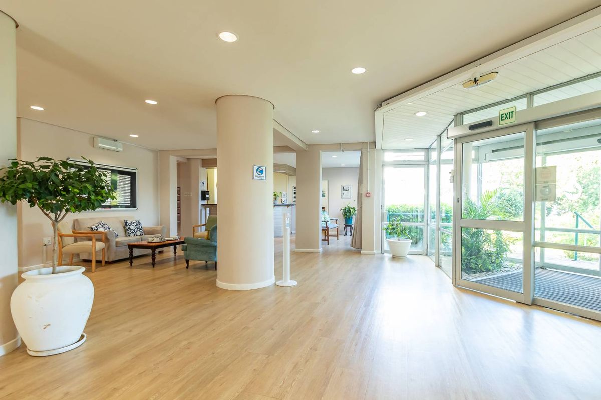 Exclusive One-Bedroom Life Rights Opportunity in Rondebosch - Photo 2