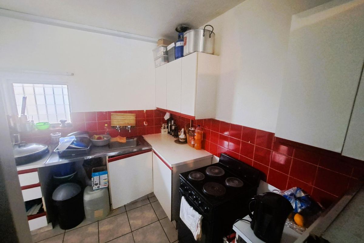Modern & Spacious 2 Bedroom Apartment for Sale in Kilner Park! - Photo 3