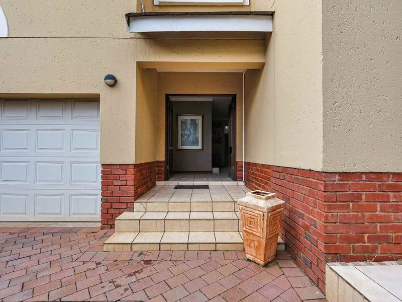 4 Bedroom House For Sale - Photo 9