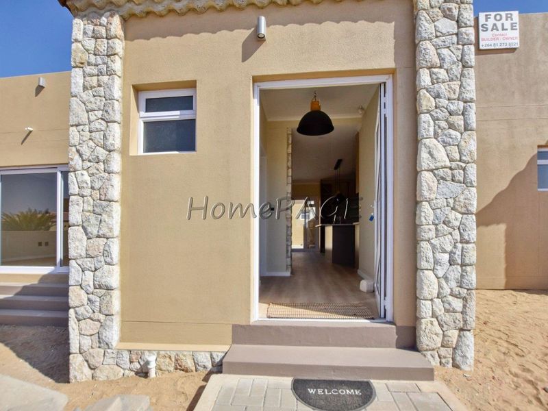 Rossmund, Swakopmund:  NEW 3 Bedr Home WITH ROOFTOP PATIO - Photo 2