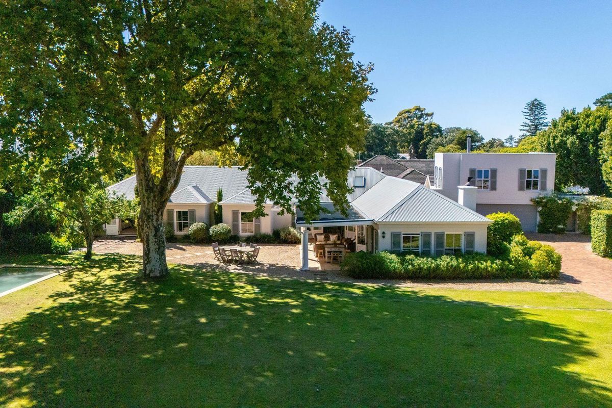 Vista Verde – a warmly inviting family home! - Photo 3