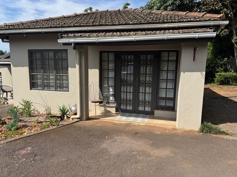 Furnished or Unfurnished 1-Bedroom Apartment – Available August! - Photo 1