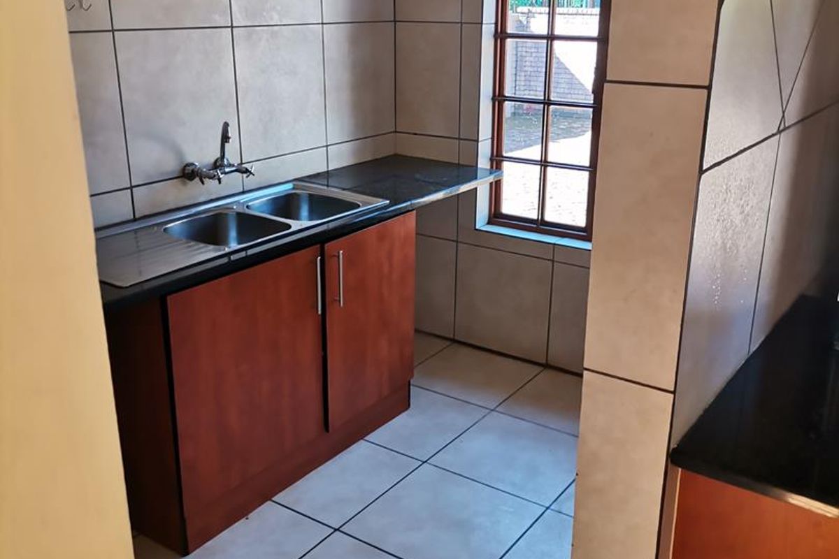 HOUSE AVAILABLE IN PRETORIA NORTH : 1 MAY 2026 - Photo 3