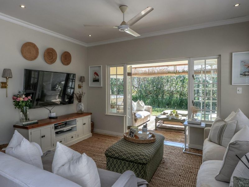 Beautifully appointed, 3 Bedroom Simplex within a secure estate - Photo 7