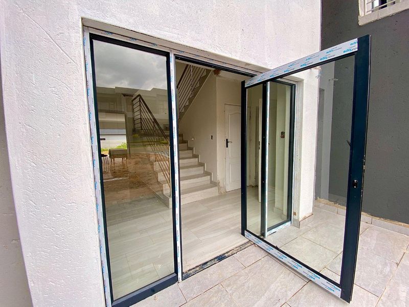 **Luxurious Living at Roodepark Eco Estate** - Photo 3