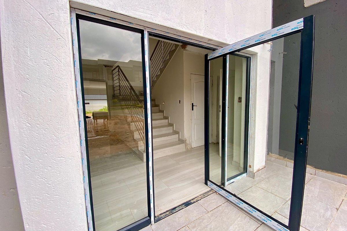 **Luxurious Living at Roodepark Eco Estate** - Photo 3