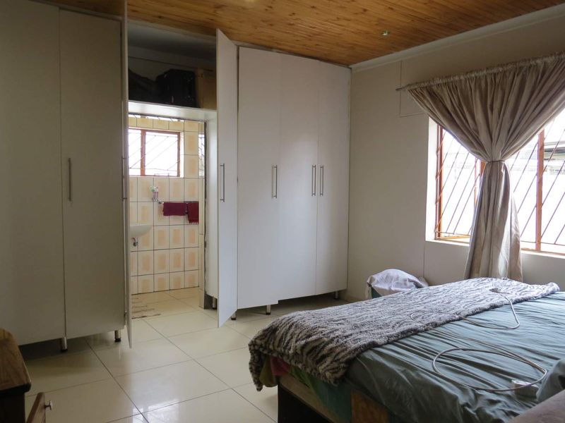 "Exclusive Corner Property: Residential & Business Ready in Central Okahandja!" - Photo 6