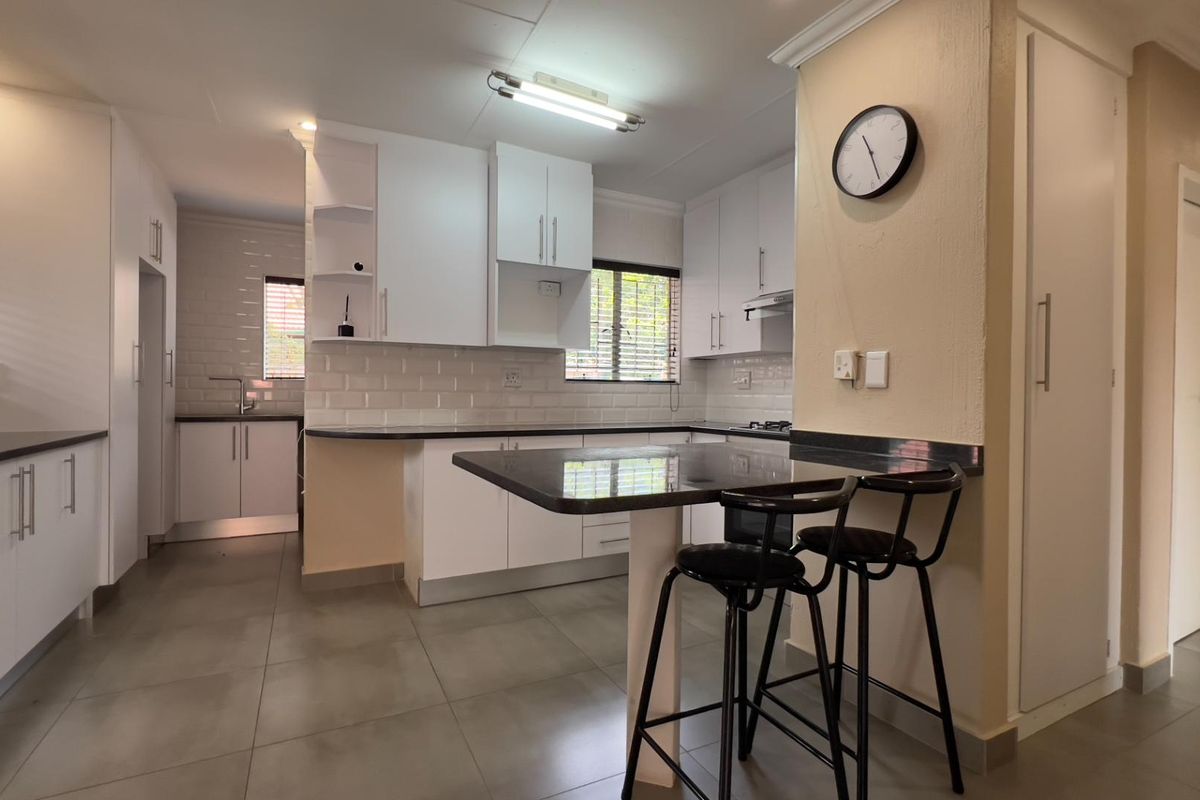 Renovated & new! Townhouse in Highveld - Photo 5