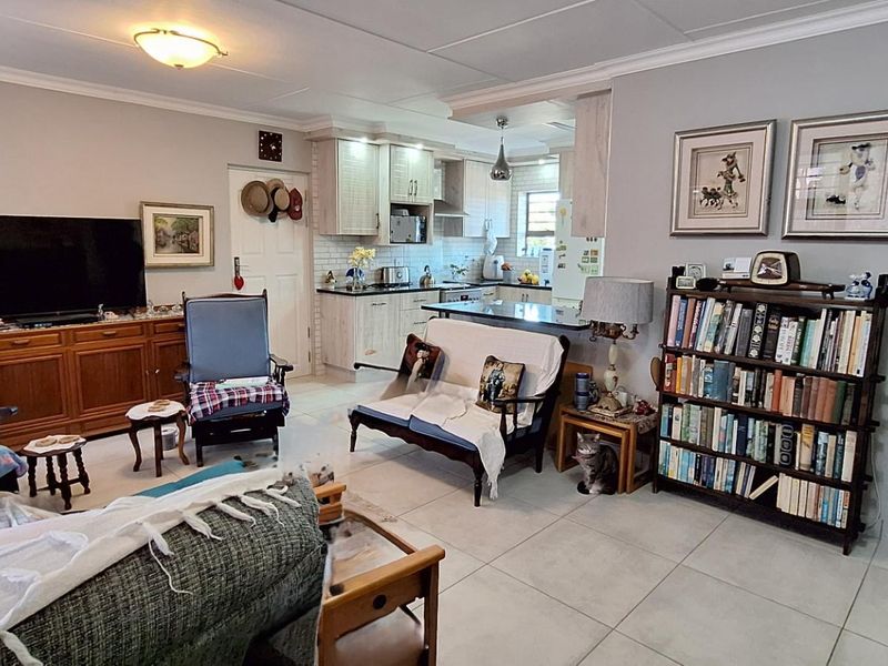 Charming 2 Bedroom unit in Dana-Rust Estate - Photo 7