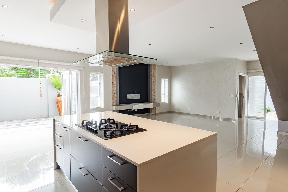 Discover Refined Living in Prestigious Well Sought-After Estate - Photo 4