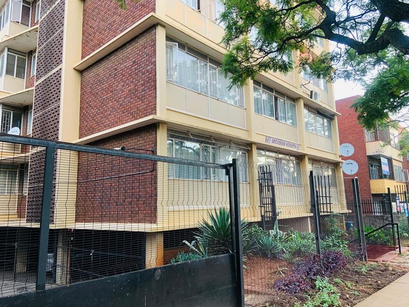 Charming 1-Bedroom Bachelor-Style Apartment in Arcadia, Pretoria - Photo 2