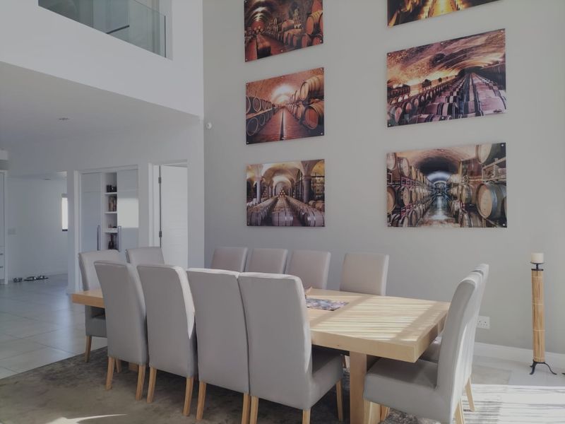 Exquisite 5-Bedroom Executive House in Meersig, Walvis Bay - Photo 8