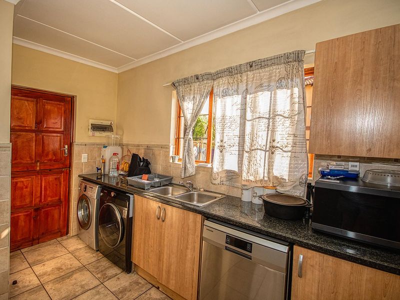 Meyersig 3 Bedroom family home! - Photo 5