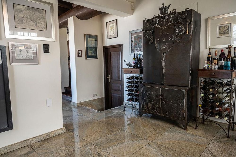 main house- kitchen area