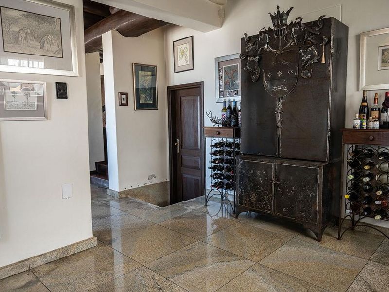 FOR SALE- MASSIVE 3 BEDROOM HOUSE WITH SEPARATE FLAT IN KRAMERSDORF, SWAKOPMUND, NAMIBIA - Photo 8