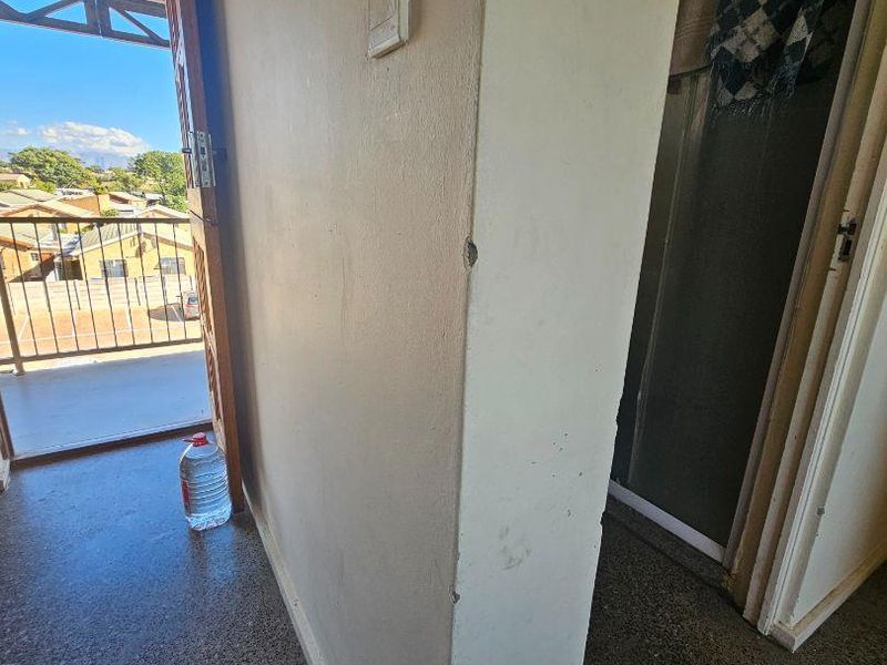 2 Bed 1 Bath Apartment in Arriza Apartments as investment or to use yourself. - Photo 8